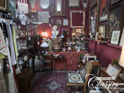 Ariel's Vintage & Antiques